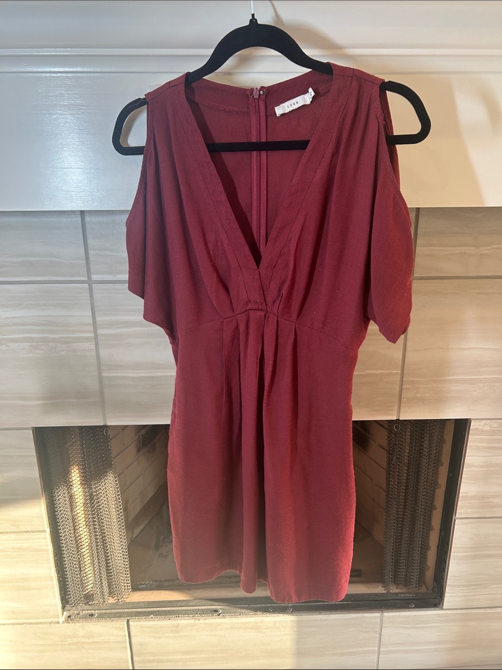 Lulus Lush Woven Cold-Shoulder V-Neck Dress in Burgundy
